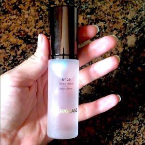 Hourglass N 28 primer serum
